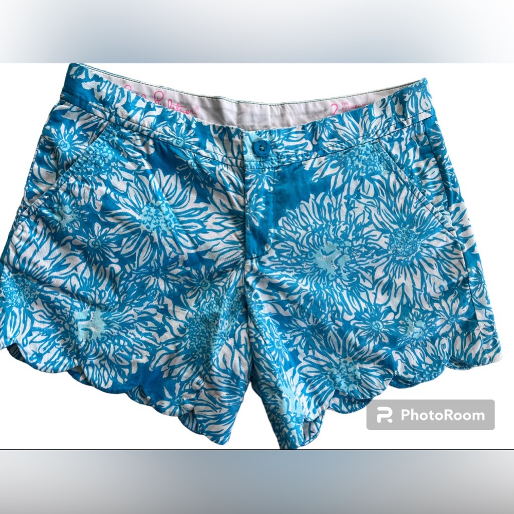 Lilly Pulitzer Buttercup Short Ariel Blue
Lion in The Sun Size 2 - Picture 4 of 8